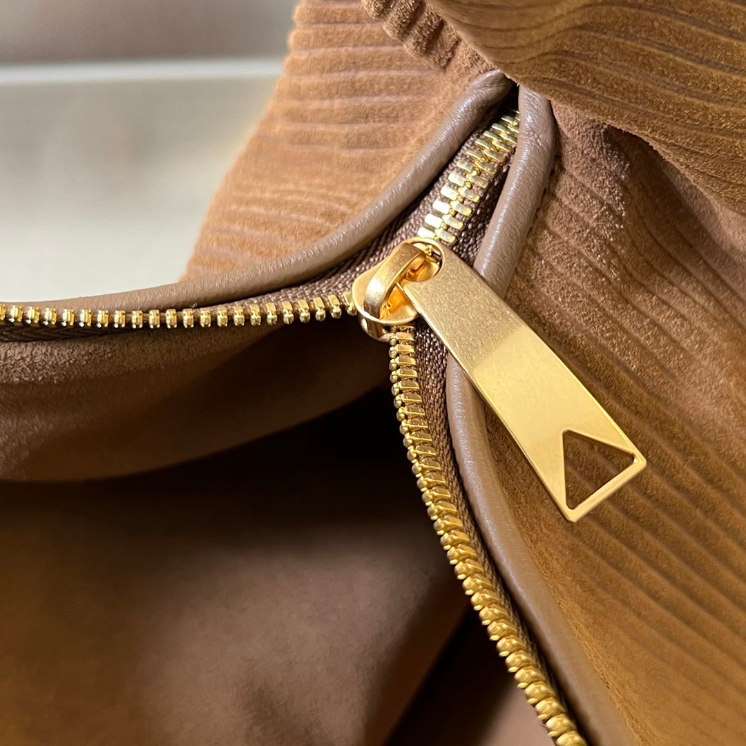 Bottega Veneta Mini Jodie 36 cm in Russet Brown Corduroy Bag