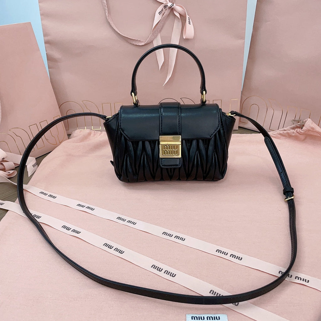 Matelassé Bag 17 in Black Lambskin Gold Hardware