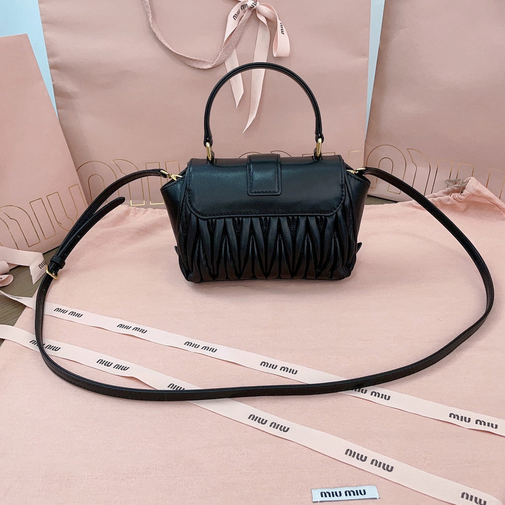 Matelassé Bag 17 in Black Lambskin Gold Hardware