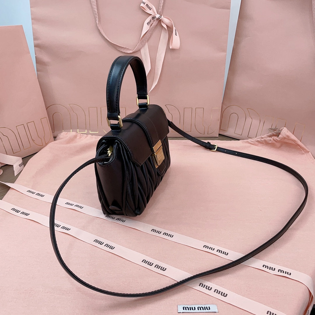 Matelassé Bag 17 in Black Lambskin Gold Hardware