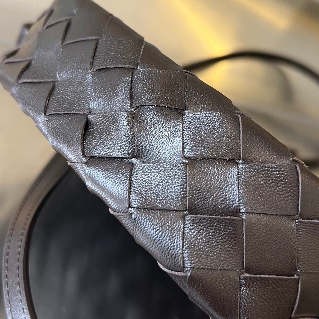 Bottega Veneta Mini Hop 25 in Hickory Brown Calfskin Bag