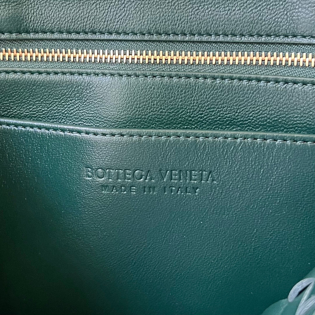 Bottega Veneta Small Andiamo 29 in Emerald Green Lambskin Bag