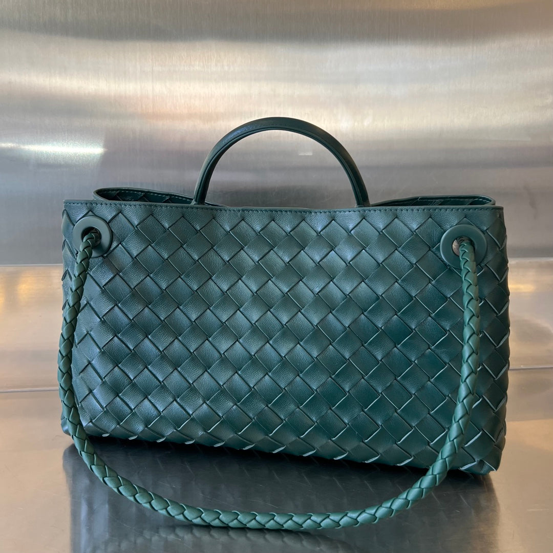 Bottega Veneta Small Andiamo 29 in Emerald Green Lambskin Bag