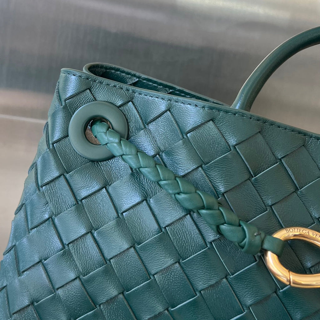Bottega Veneta Small Andiamo 29 in Emerald Green Lambskin Bag