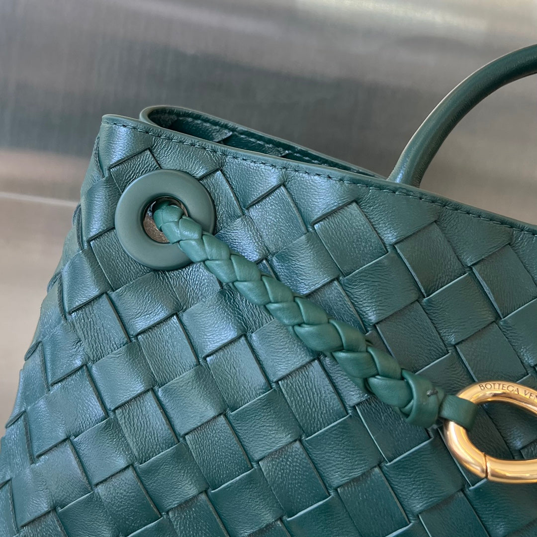 Bottega Veneta Small Andiamo 29 in Emerald Green Lambskin Bag