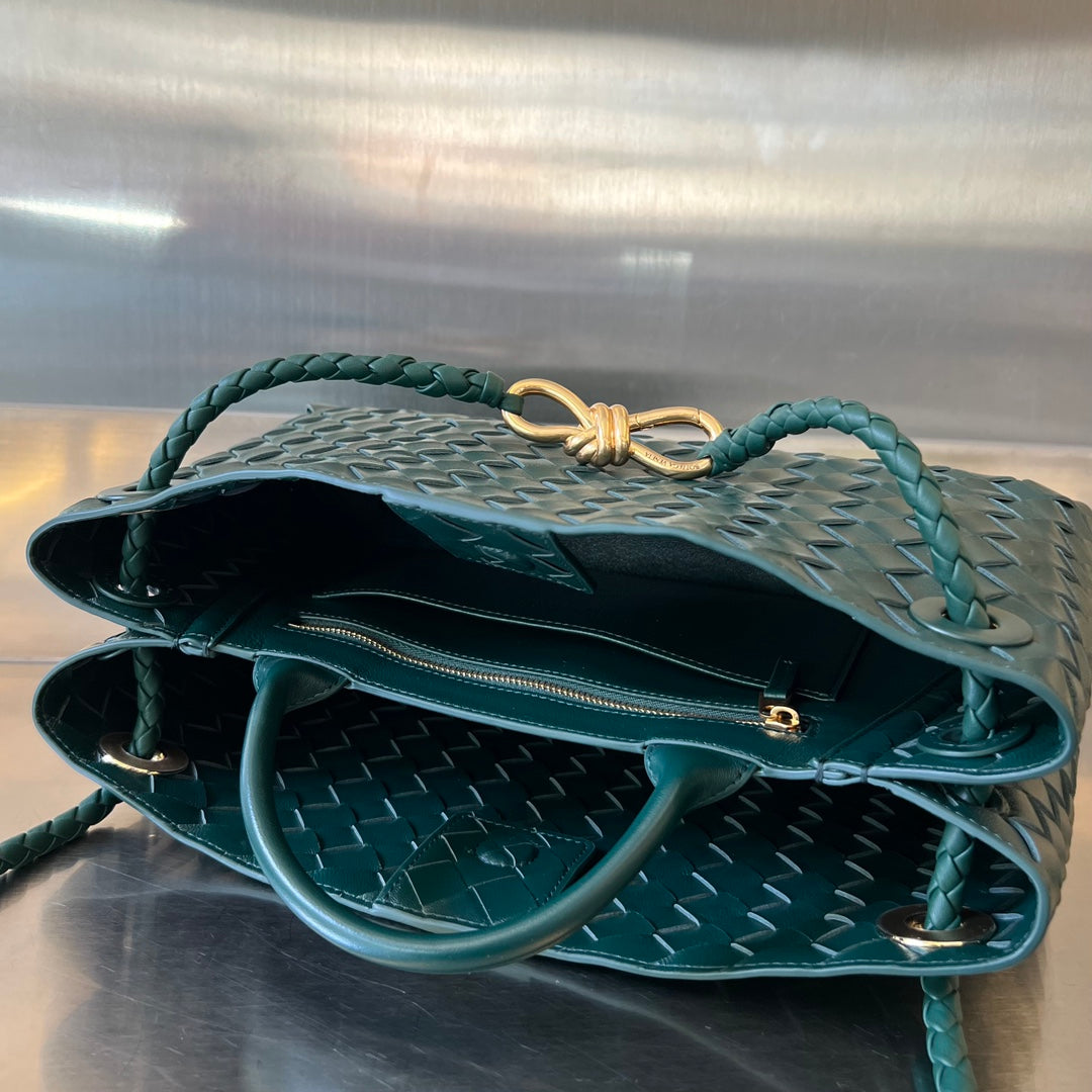 Bottega Veneta Small Andiamo 29 in Emerald Green Lambskin Bag