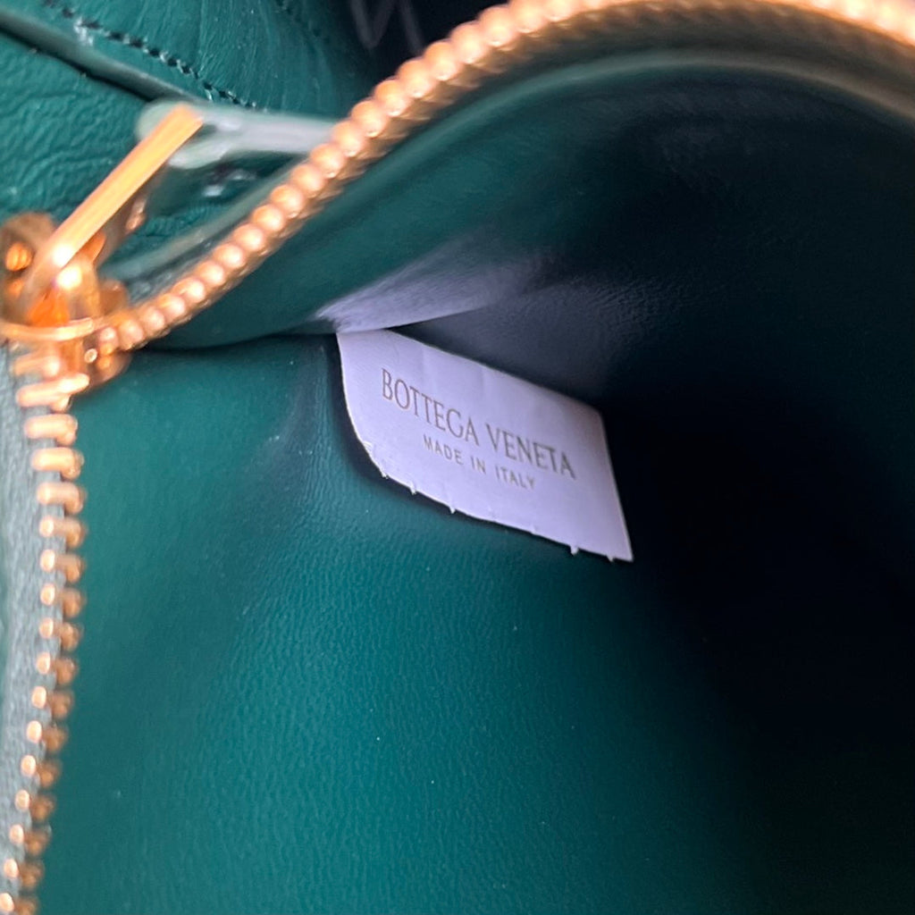 Bottega Veneta Small Andiamo 29 in Emerald Green Lambskin Bag