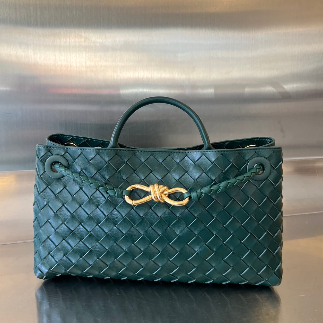 Bottega Veneta Small Andiamo 29 in Emerald Green Lambskin Bag