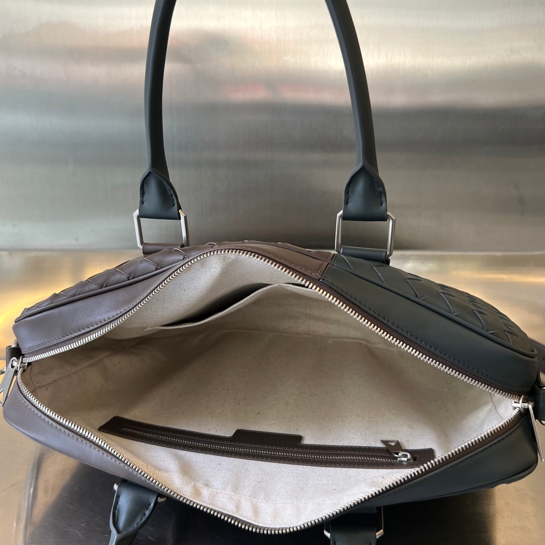 Bottega Veneta Large Intrecciato 40 Briefcase in Light Brown Mix Dark Green Calfskin Bag