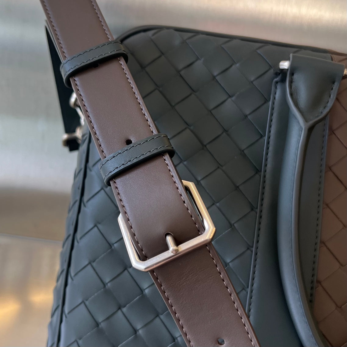 Bottega Veneta Large Intrecciato 40 Briefcase in Light Brown Mix Dark Green Calfskin Bag