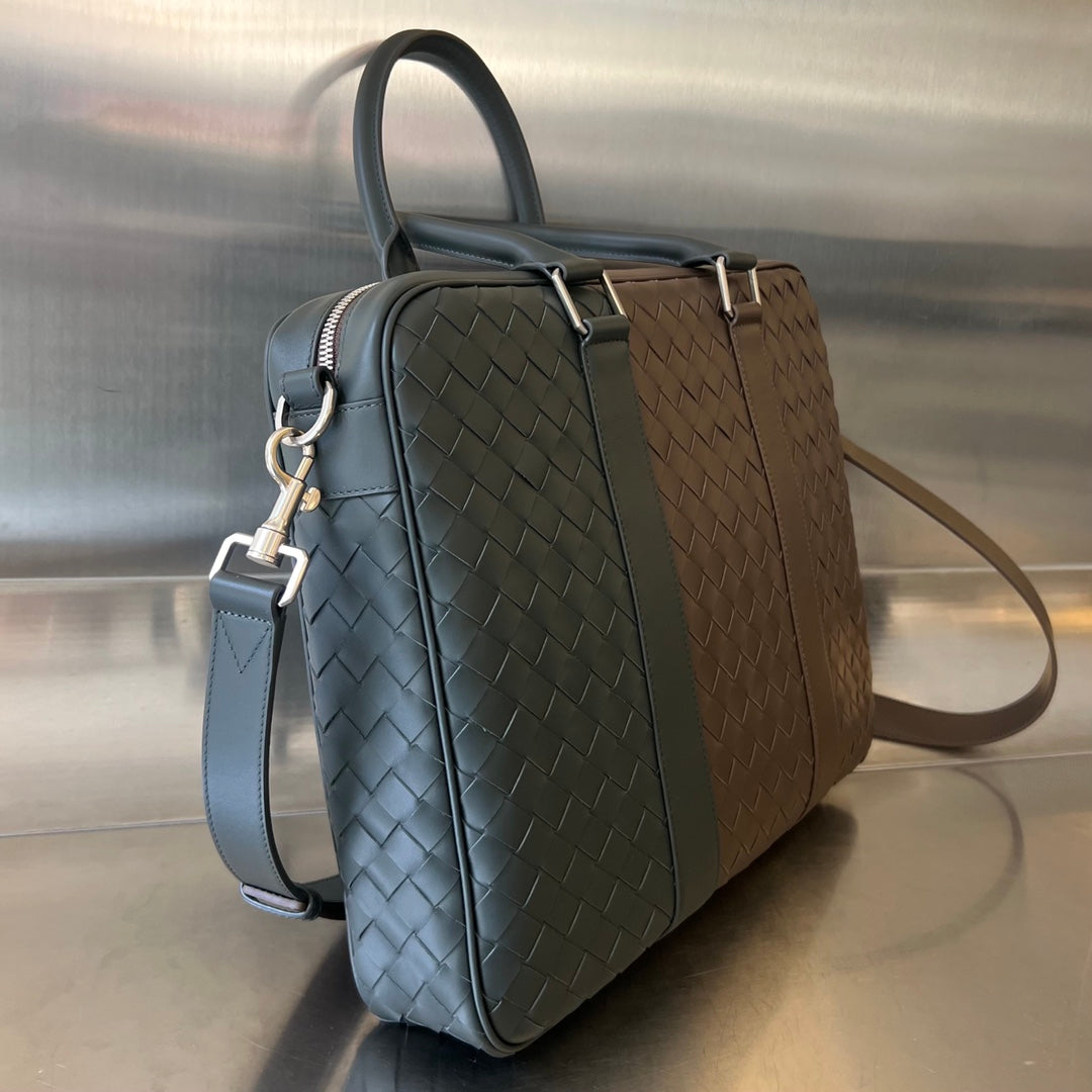 Bottega Veneta Large Intrecciato 40 Briefcase in Light Brown Mix Dark Green Calfskin Bag