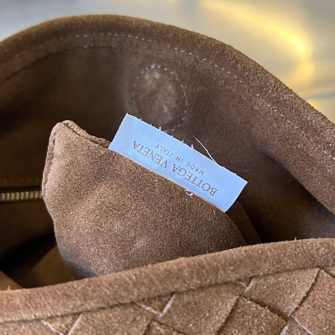 Bottega Veneta Small Hop 40 in Caramel Brown Lambskin Bag