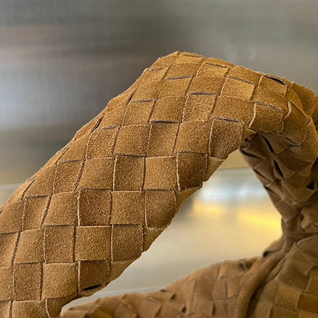 Bottega Veneta Small Hop 40 in Caramel Brown Lambskin Bag