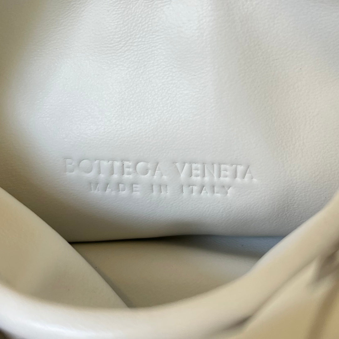 Bottega Veneta Mini Hop 25 in White Calfskin Bag