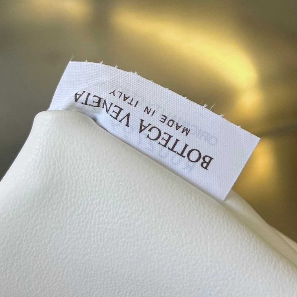 Bottega Veneta Mini Hop 25 in White Calfskin Bag