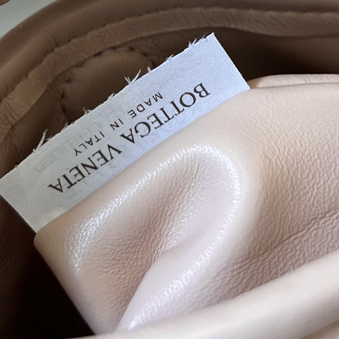 Bottega Veneta Mini Hop 25 in Soft Peach Calfskin Bag