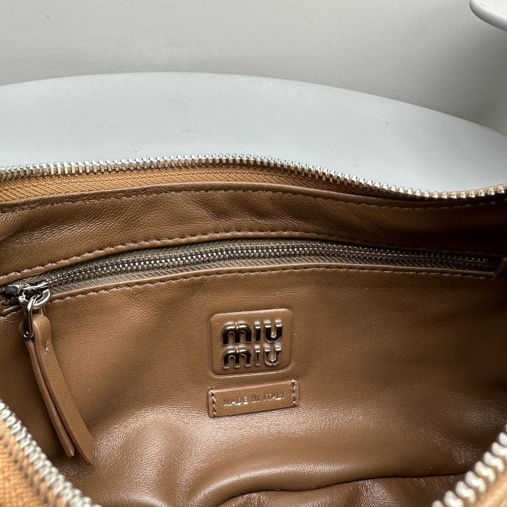 Pucket Bag 21 in Peanut Brown Calfskin