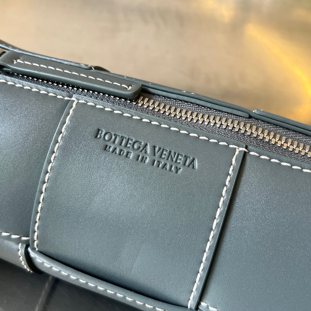 Bottega Veneta Small Cylinder Cassette 21 in Nevada Calfskin Bag
