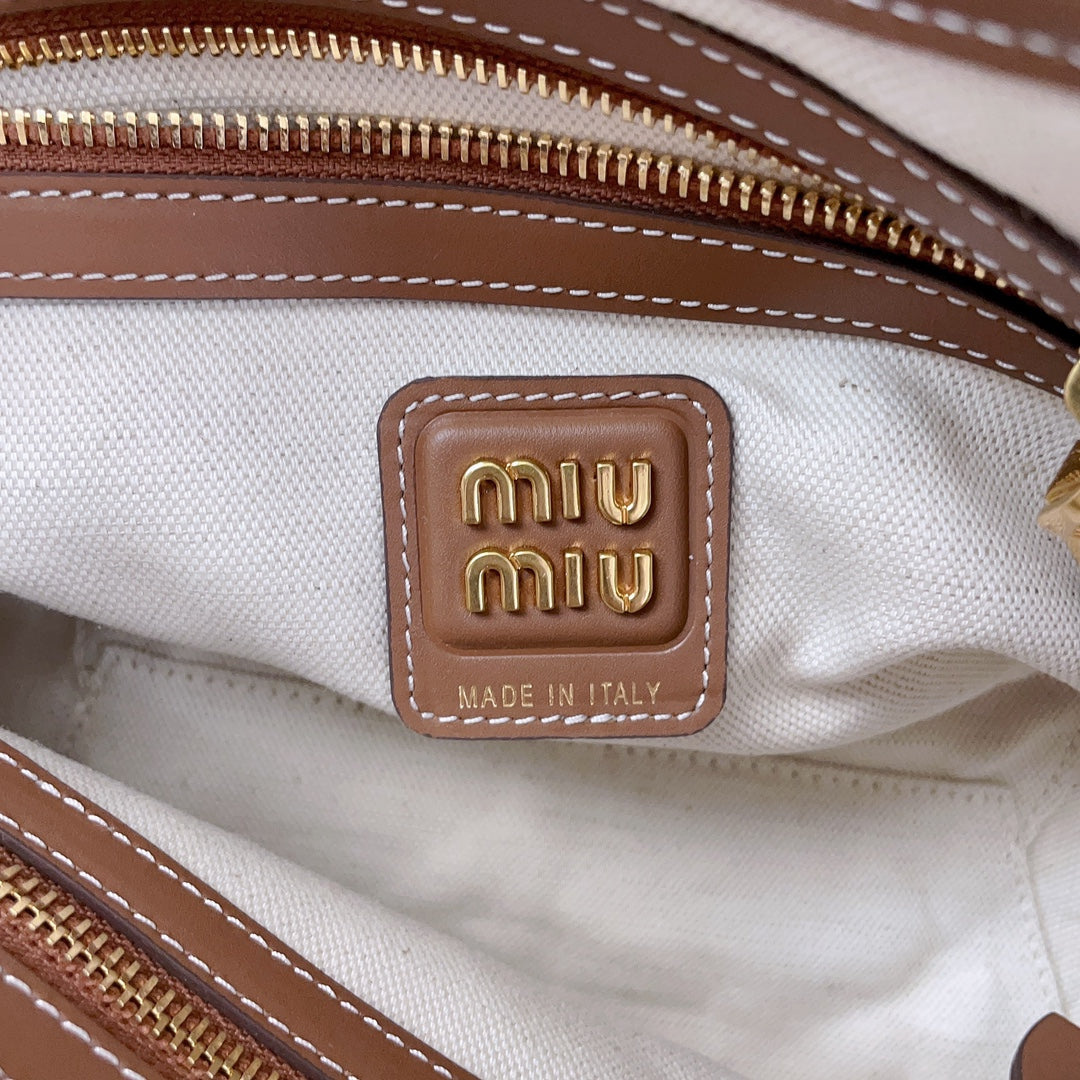 Small Tote Bag 22 in White Canvas and Brown Calfskin Trim