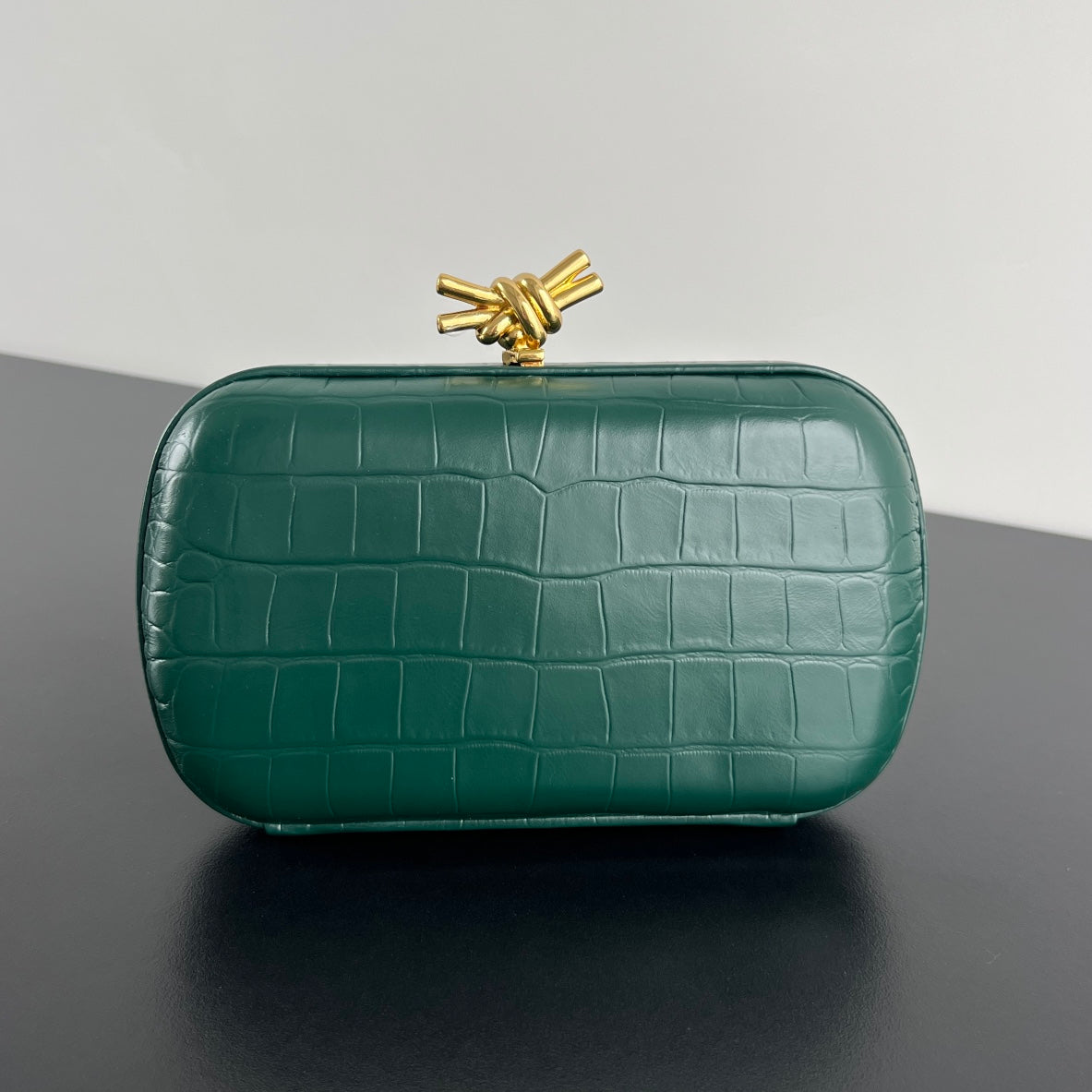 Bottega Veneta Knot 19 in Eden Green Crocodile Pattern Calfskin Bag