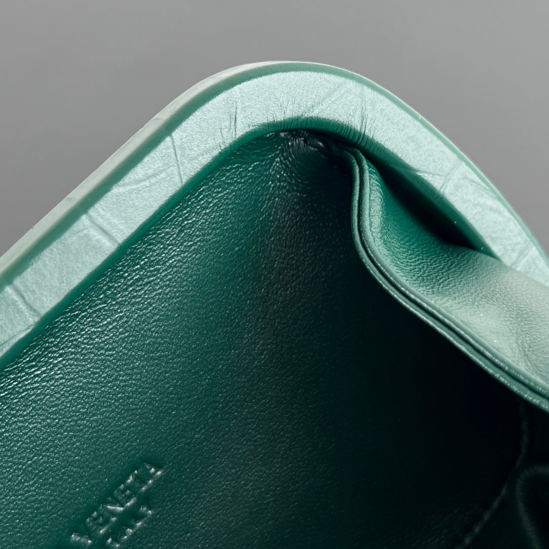 Bottega Veneta Knot 19 in Eden Green Crocodile Pattern Calfskin Bag