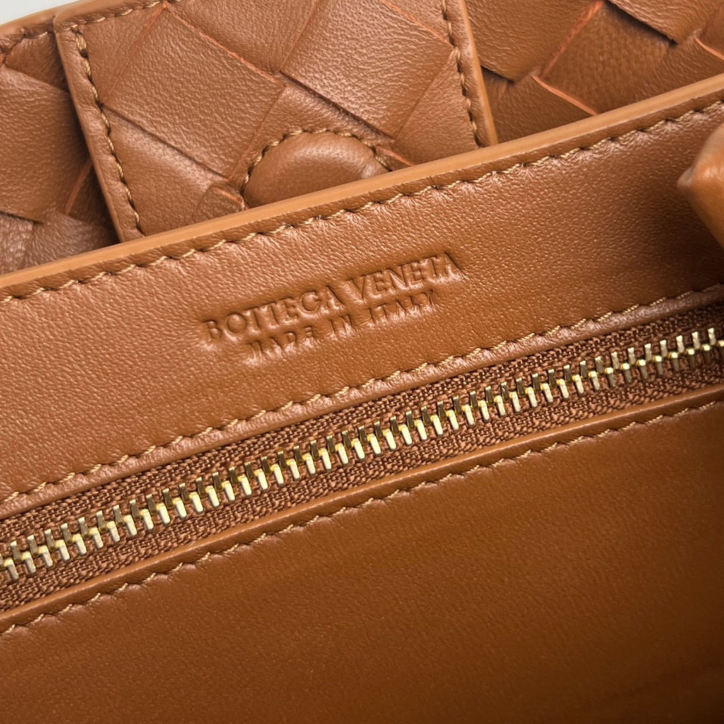 Bottega Veneta Medium Andiamo 25 in Burnt Orange Lambskin Bag