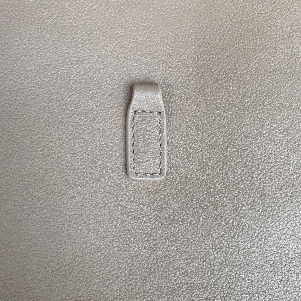 Saint Laurent Le 5 À 7 Small Supple 23 in Beige Lambskin Gold Buckle Bag