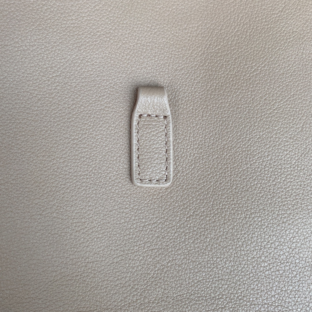 Saint Laurent Le 5 À 7 Small Supple 23 in Beige Lambskin Gold Buckle Bag