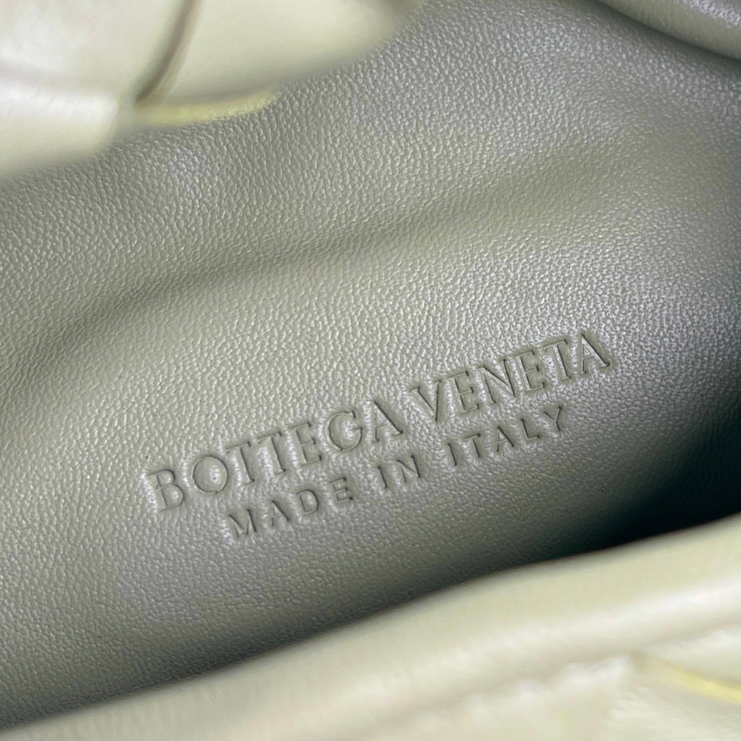 Bottega Veneta Mini Hop 25 in Travertine Calfskin Bag