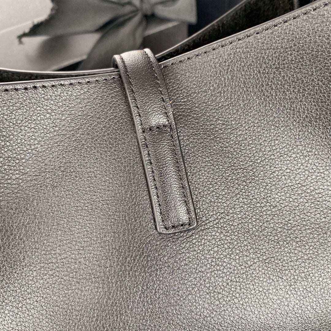 Saint Laurent Le 5 À 7 Small Supple 23 in Gray Lambskin Gold Buckle Bag