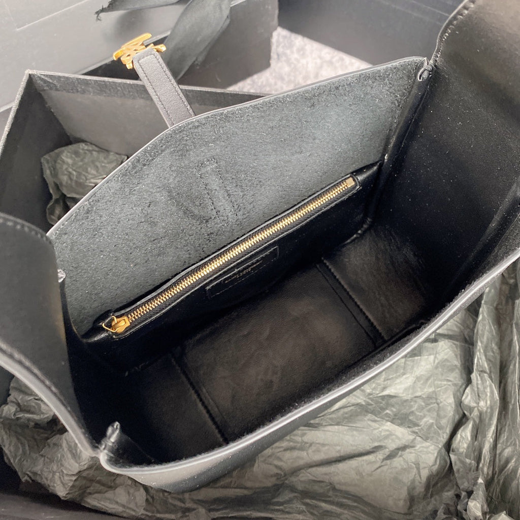Saint Laurent Le 5 À 7 Small Supple 23 in Gray Lambskin Gold Buckle Bag
