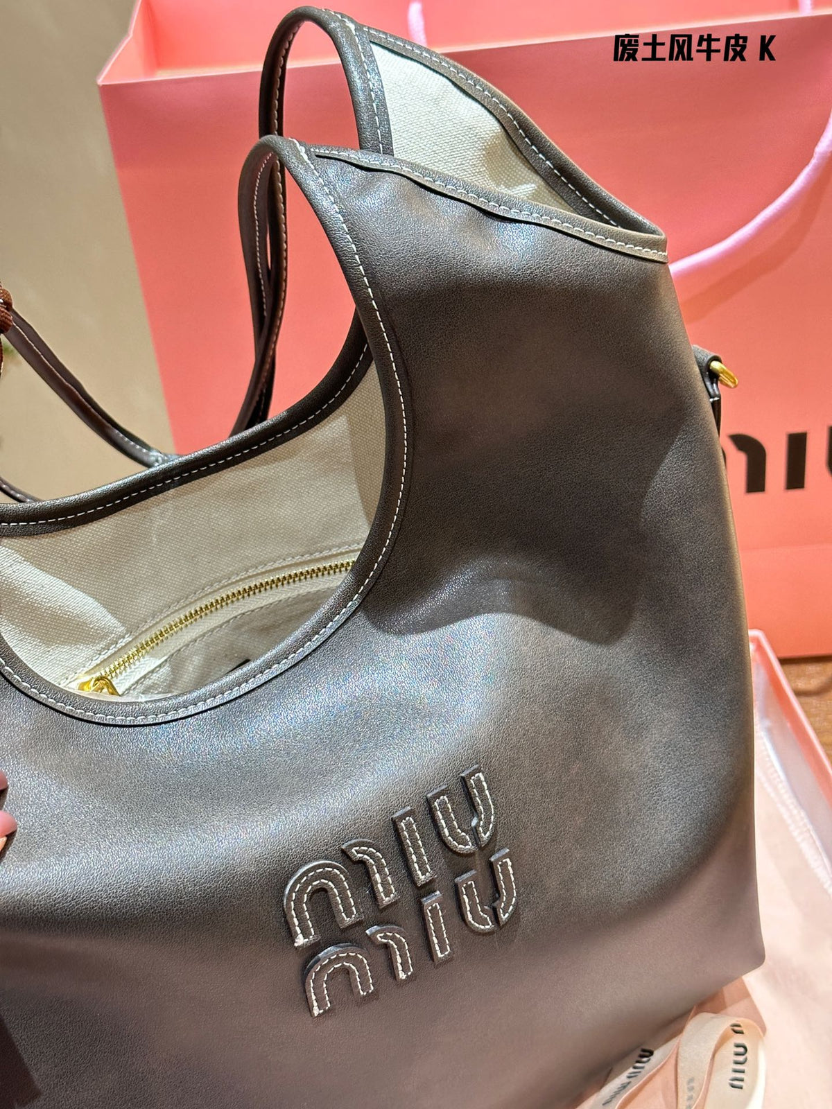 Tote 30 Handbag in Black Calfskin