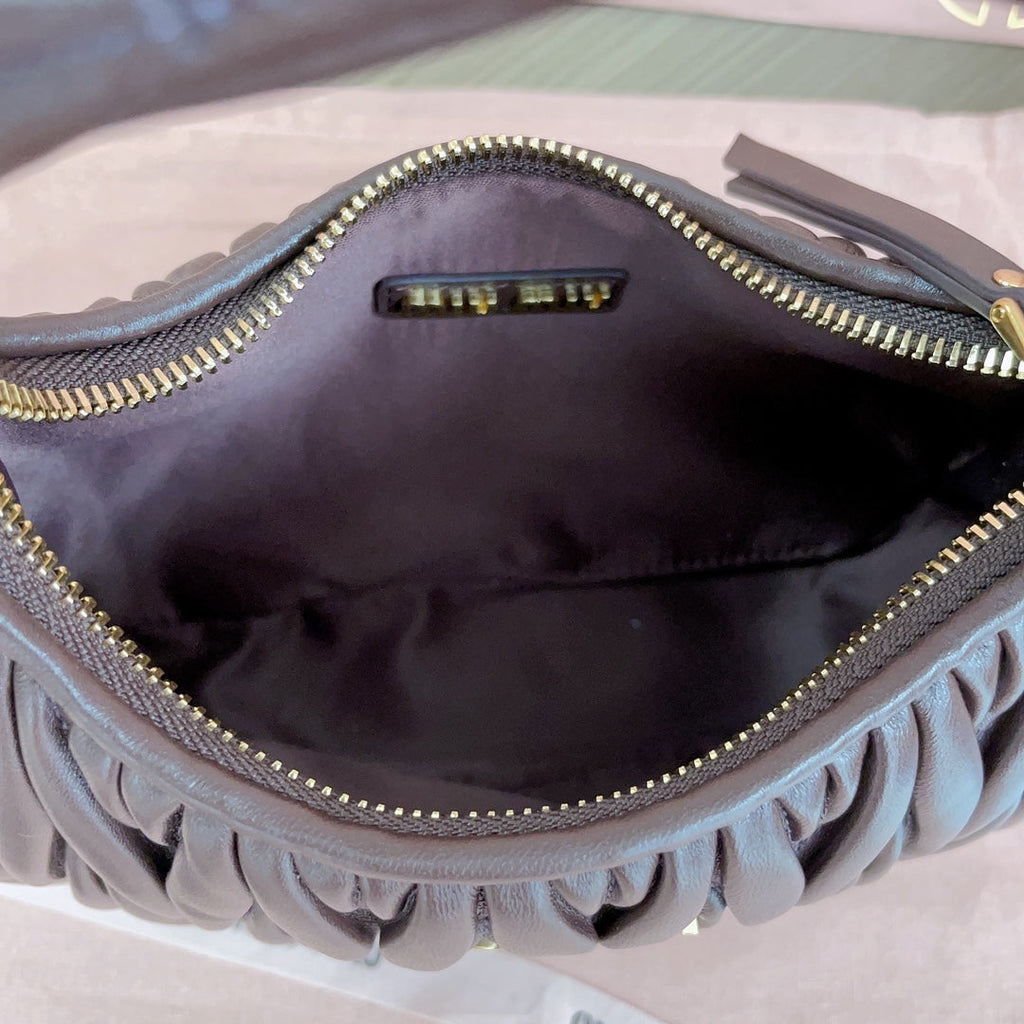 Wander Handbag 23 in Chestnut Brown Lambskin