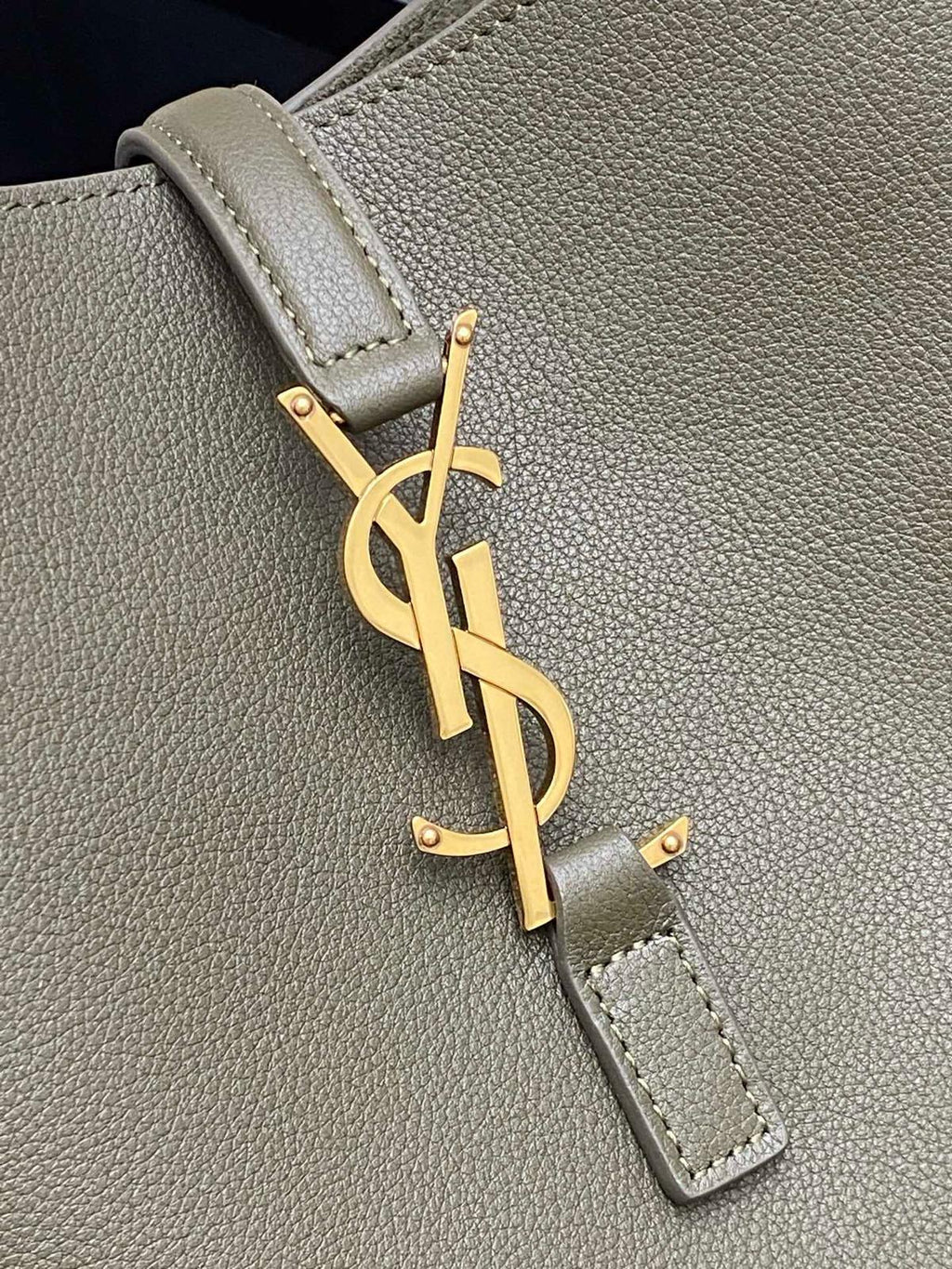 Saint Laurent Le 5 À 7 Supple Small 22 Brown Calffkin Bag