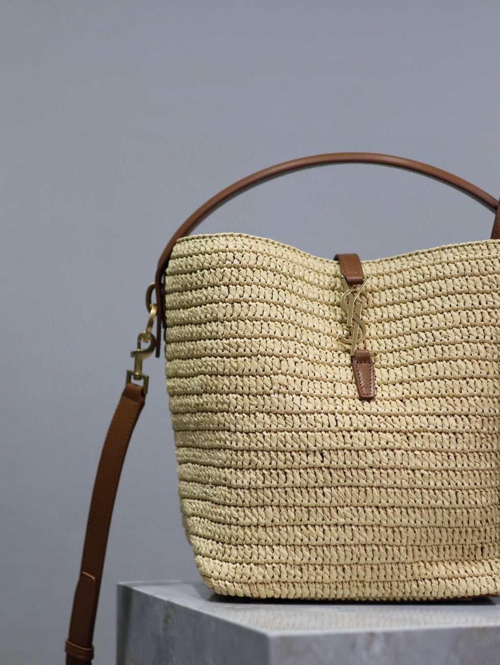 Saint Laurent Le 37 de Rafia Trenzada Y Piel de Curtido Vegetal Bag