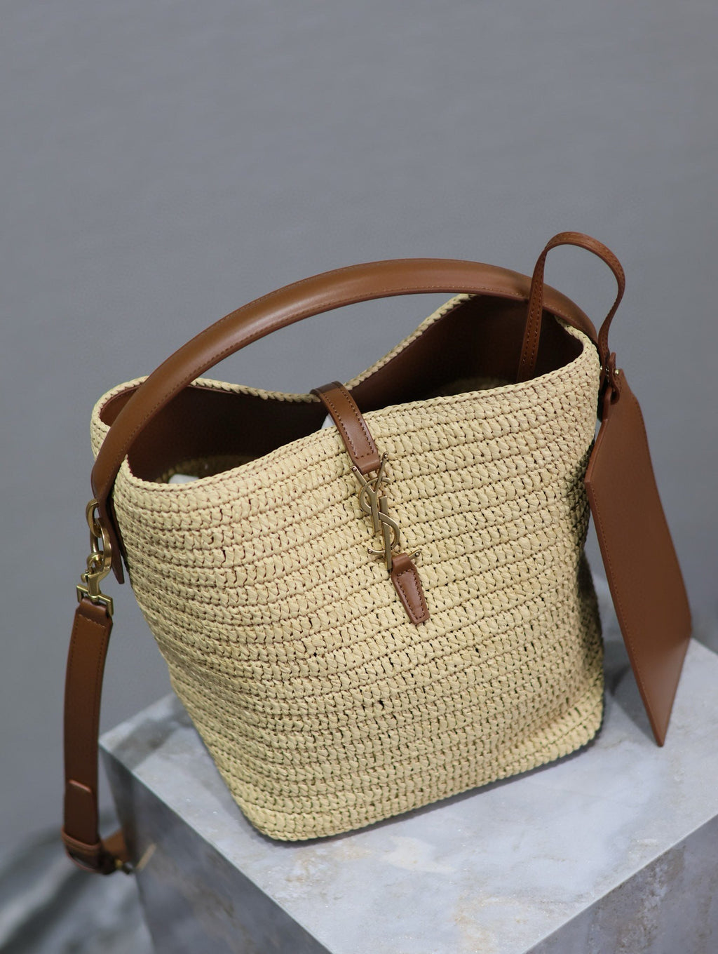 Saint Laurent Le 37 de Rafia Trenzada Y Piel de Curtido Vegetal Bag