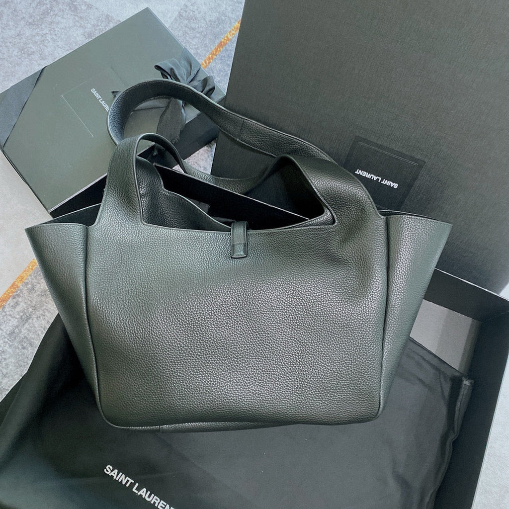 Saint Laurent Le 5 À 7 Bea in Grained Leather Black Bag