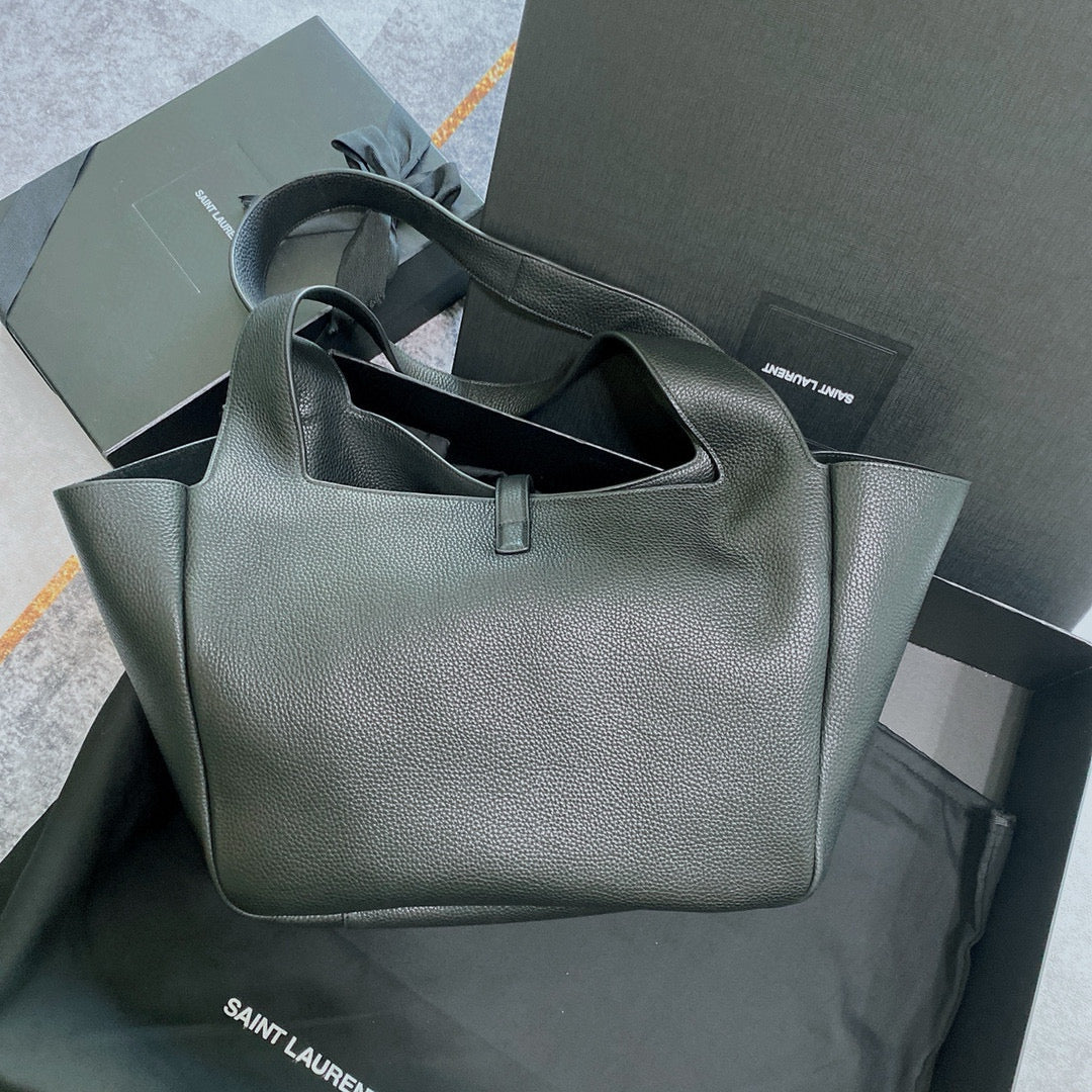 Saint Laurent Le 5 À 7 Bea in Grained Leather Black Bag