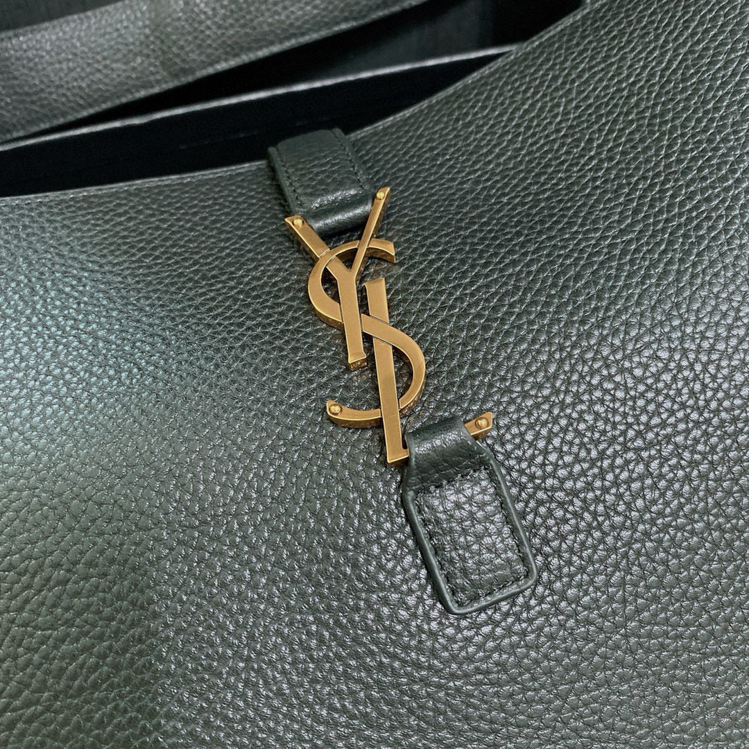 Saint Laurent Le 5 À 7 Bea in Grained Leather Black Bag
