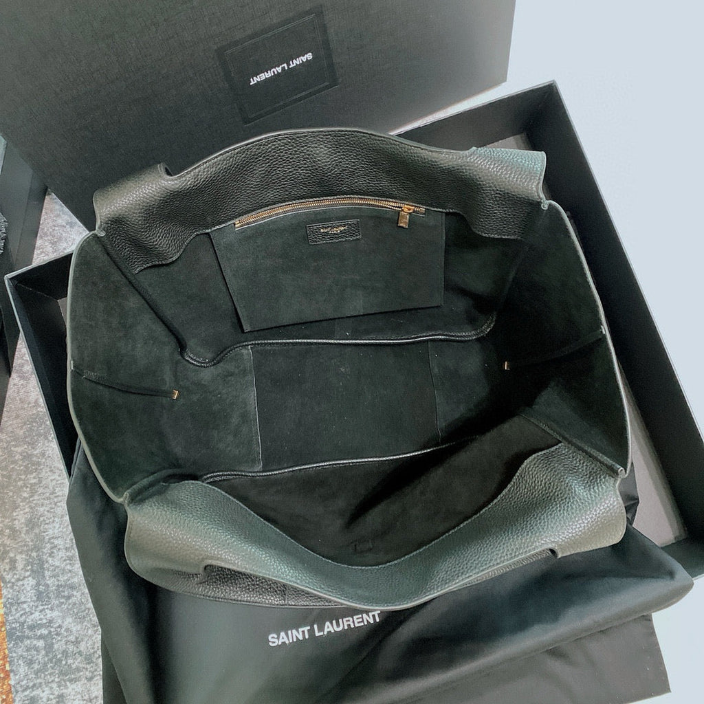 Saint Laurent Le 5 À 7 Bea in Grained Leather Black Bag