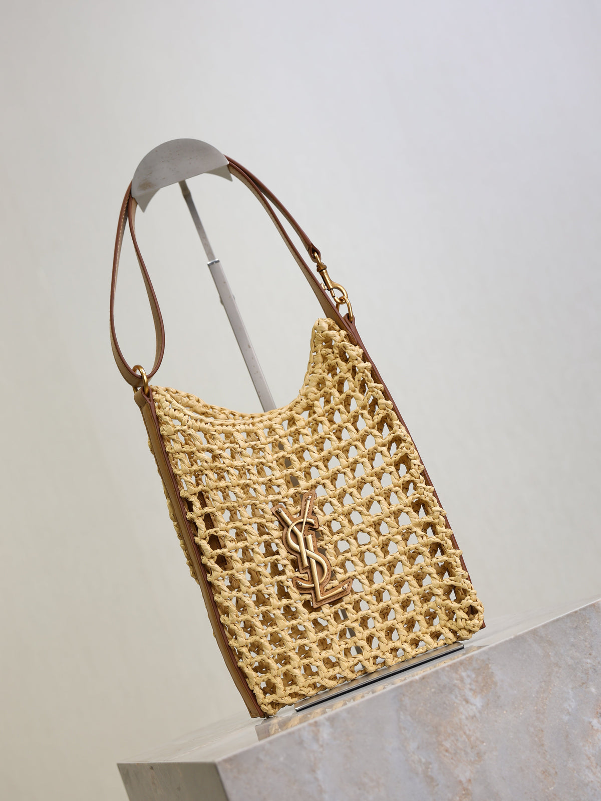 Saint Laurent Oxalis 25 in Raffia Crochet and Leather Vintage Brown Bag