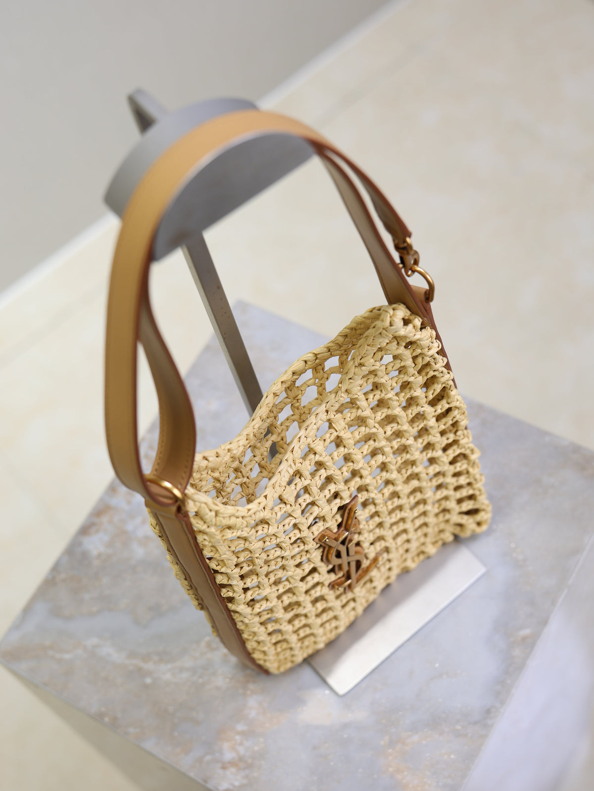 Saint Laurent Oxalis 25 in Raffia Crochet and Leather Vintage Brown Bag