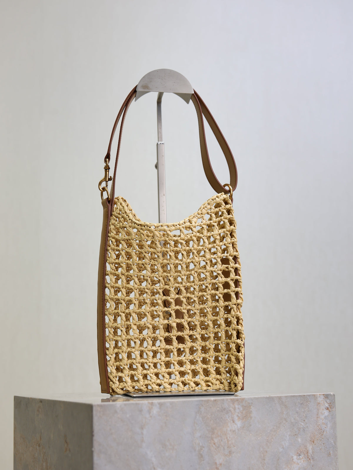 Saint Laurent Oxalis 25 in Raffia Crochet and Leather Vintage Brown Bag