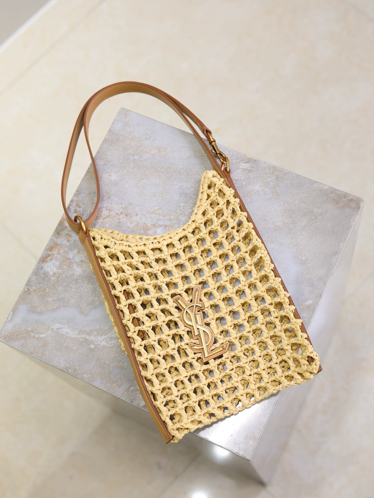 Saint Laurent Oxalis 25 in Raffia Crochet and Leather Vintage Brown Bag