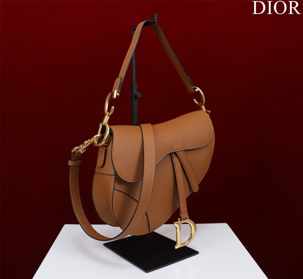 Saddle Bag 25 with Strap Gold Grained Calfskin Ghw