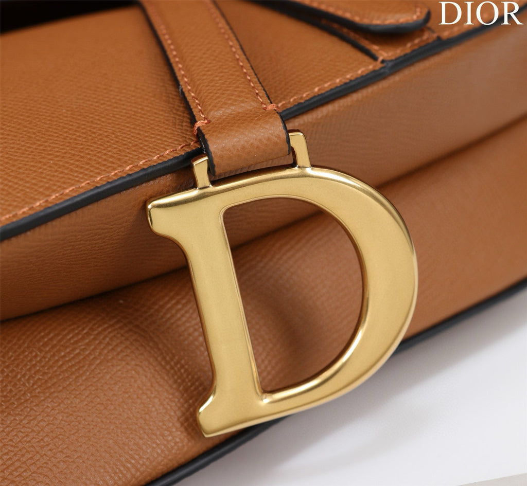 Saddle Bag 25 with Strap Gold Grained Calfskin Ghw