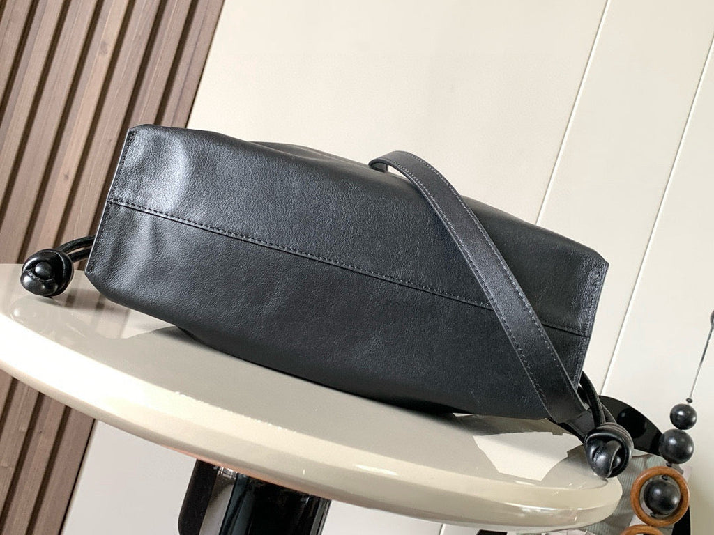 Loewe Medium 30 Flamenco Knot in Black Lambskin Glogo Bag