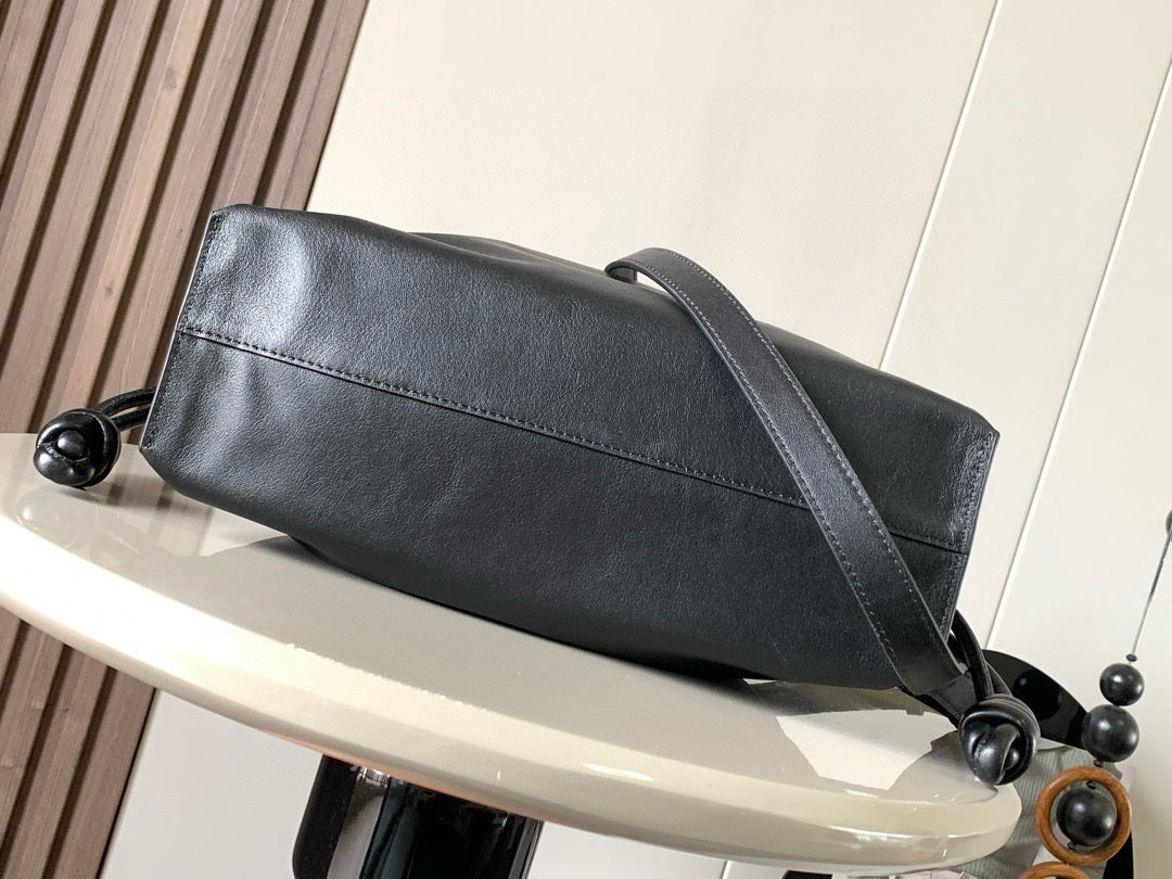 Loewe Medium 30 Flamenco Knot in Black Lambskin Glogo Bag
