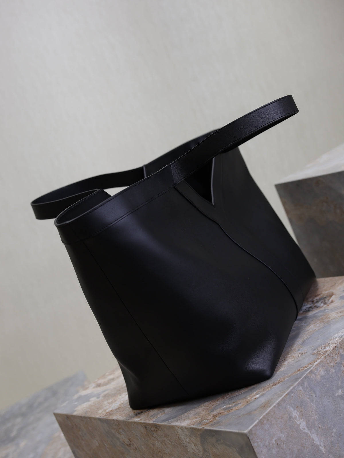 Saint Laurent 25S Y Tote 50 in Black Calfskin Gold Hardware