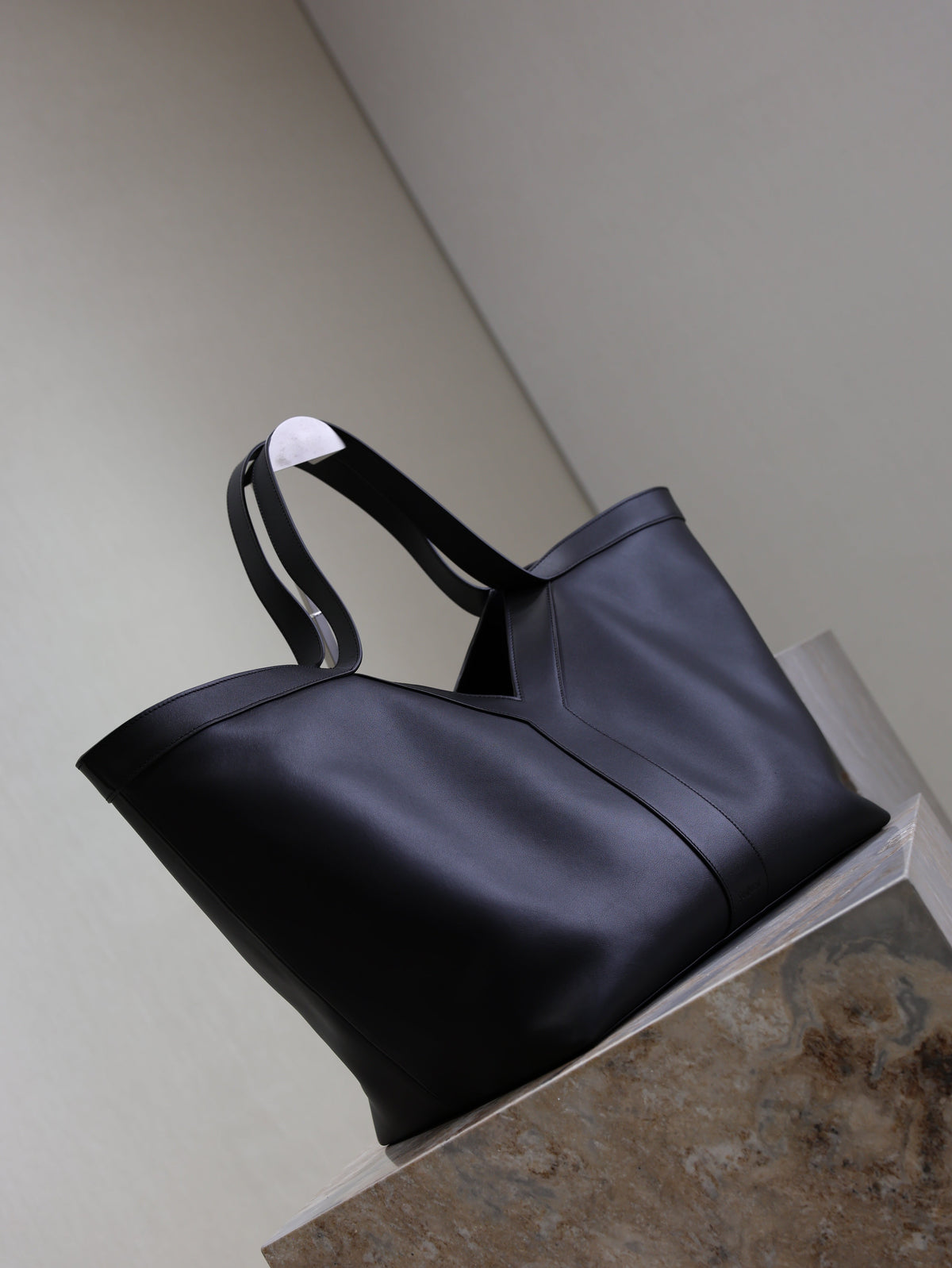 Saint Laurent 25S Y Tote 50 in Black Calfskin Gold Hardware
